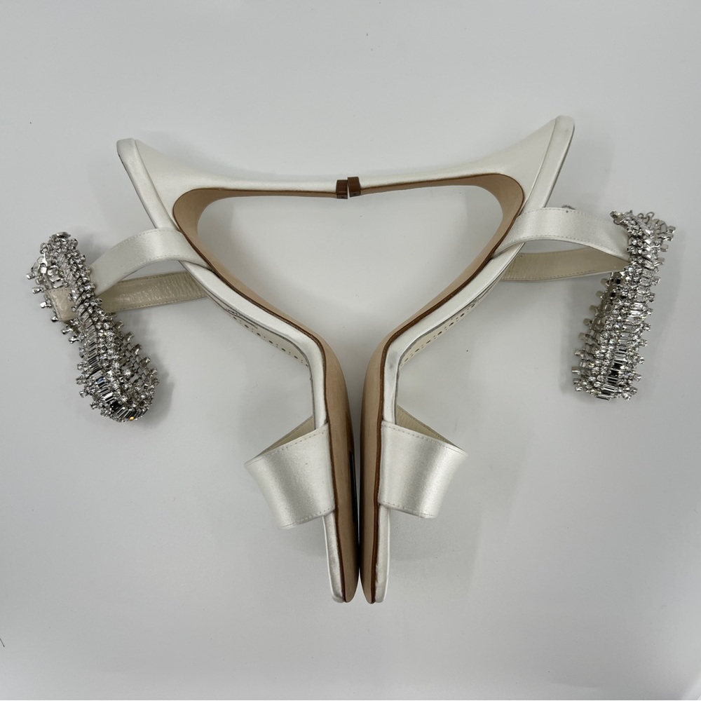 MANOLO BLAHNIK Parinasan Embellished Sandals - Picture 6 of 12